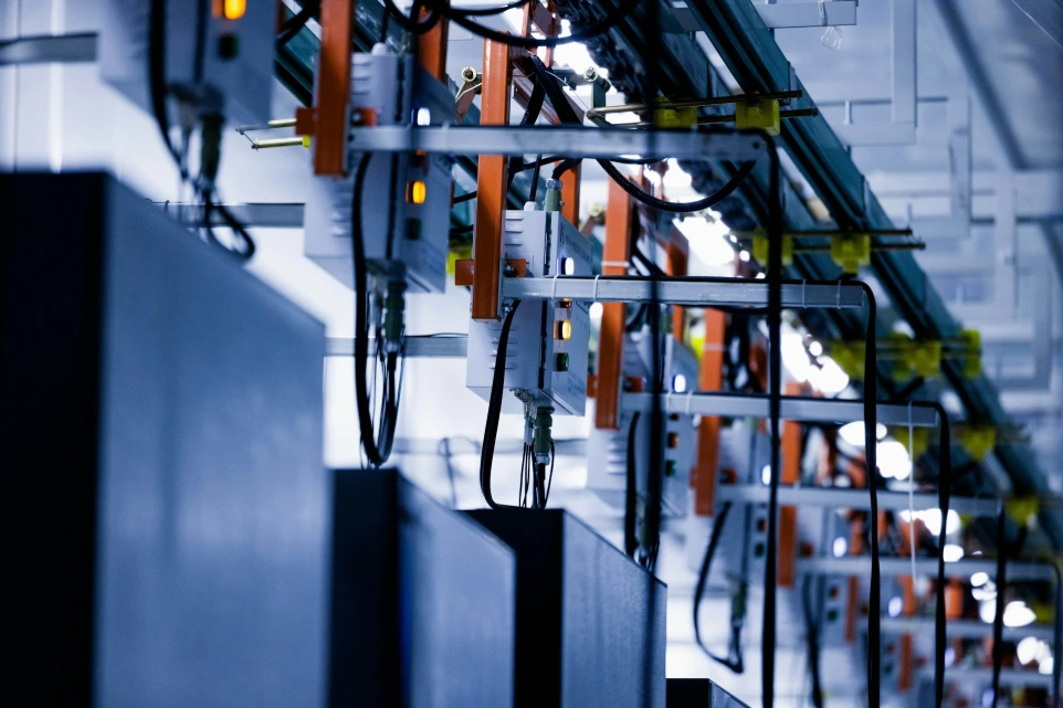 datacenter decommissioning services, commercial datacenter decommissioning, industrial datacenter decommissioning, UPS removal services, datacenter battery disposal, network gear removal, datacenter cabling removal, secure data destruction, datacenter asset recovery, compliant datacenter shutdown